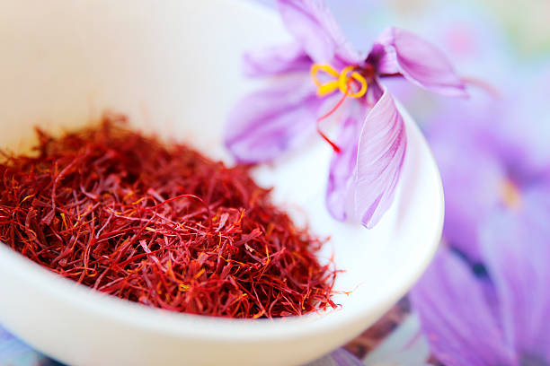 زعفران اصل قائنات با قدرت رنگ‌ دهی مطلوب و ساختار یکنواخت