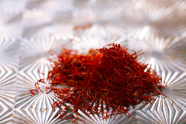 زعفران گلیران یک مثقال با کیفیت عالی مناسب مصارف غذایی