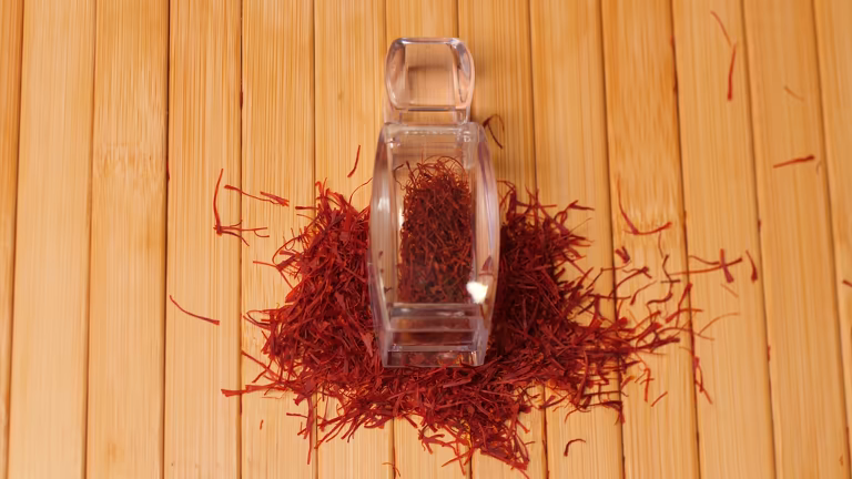 زعفران نیم گرمی سرگل اتویی درجه یک