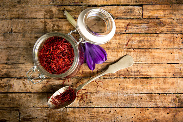 زعفران عطری طبیعی با رنگ دهی بالا مناسب مصرف داخلی