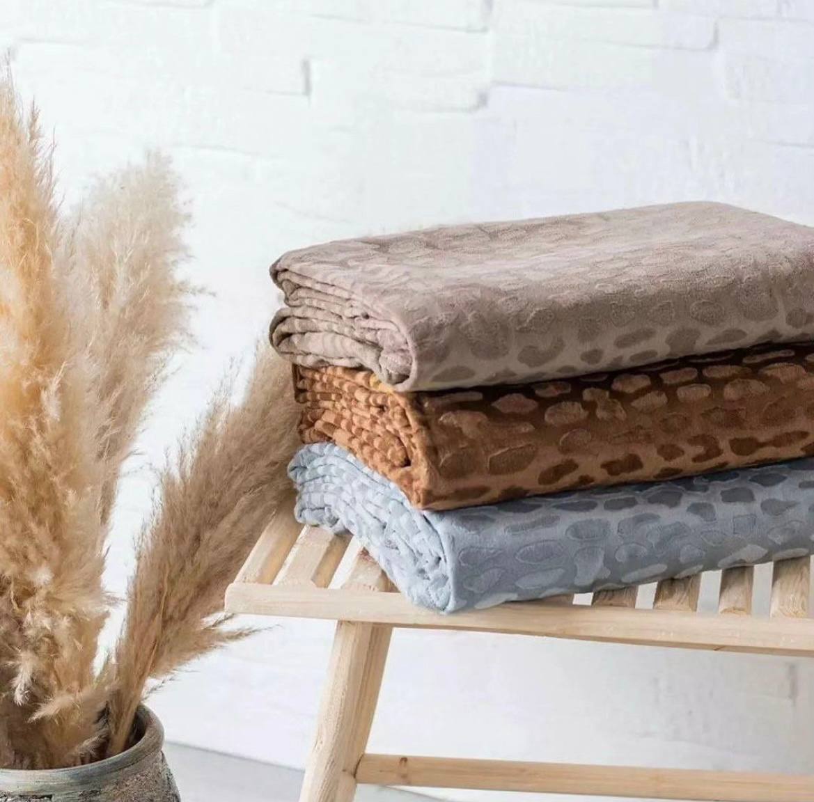 تصویر 1 از پخش عمده و قیمت ارزان پتو مسافرتی مجیک طرح سنگی