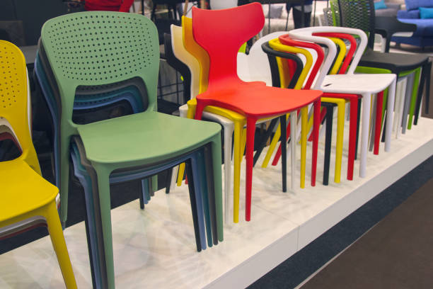 تصویر 5 از صندلی پلاستیکی طبی با نشیمن آناتومیک و پایه های ضد لغزش