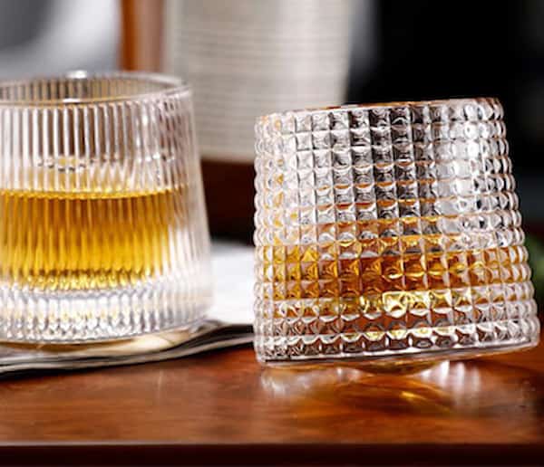 لیوان بلور چرخشی درجه یک در بسته بندی های ۶ تا ۱۲ عددی