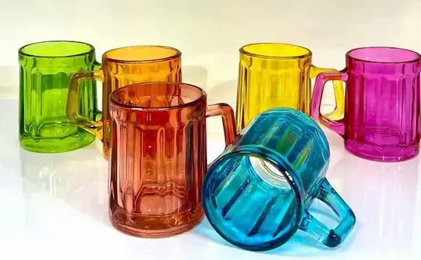 لیوان بلوری رنگی با دوام بالا و ظاهر لوکس برای هر محیط