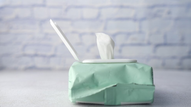 تصویر 3 از دستمال کاغذی مرطوب مناسب پاکسازی سریع پوست با بافت نرم و لطیف