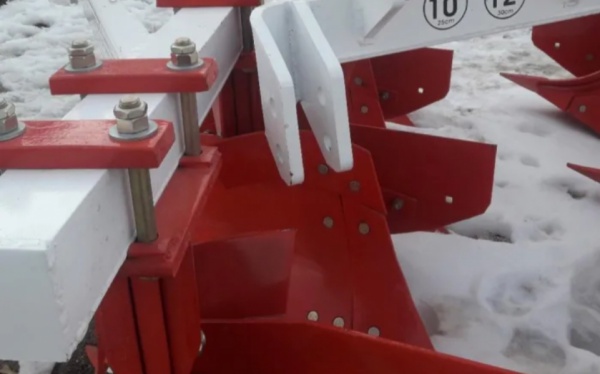 گاوآهن محمد قربان زاده مدل سبک با قاب انعطاف‌ پذیر