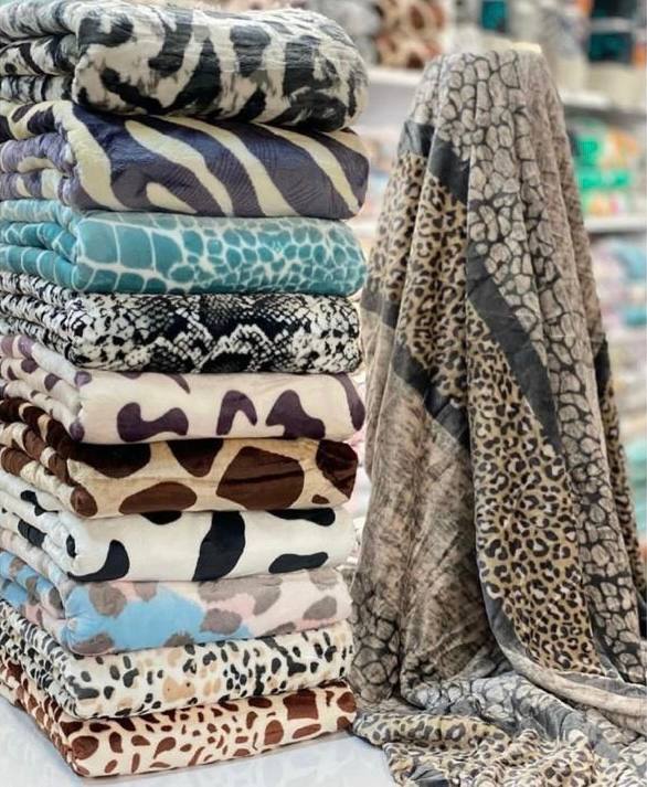 تصویر 1 از قیمت ویژه و مقرون به صرفه پتو پوستی برند سوپر سافت