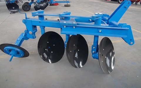 تصویر 2 از گاوآهن پایه کوتاه با شاسی کم‌ ارتفاع و تیغه‌ های چرخان سبک