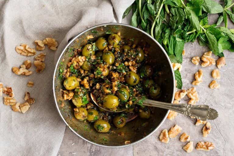 تصویر 3 از زیتون پرورده شیشه ای با طعم اصیل و بسته بندی بهداشتی