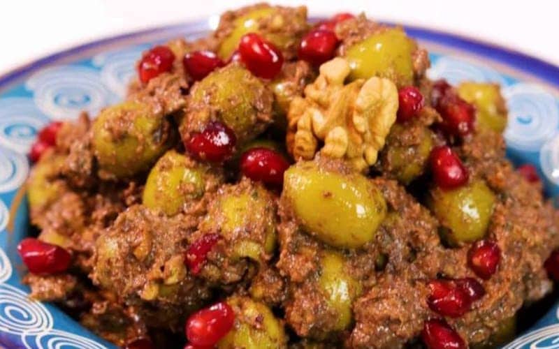 تصویر 1 از زیتون پرورده شیشه ای با طعم اصیل و بسته بندی بهداشتی