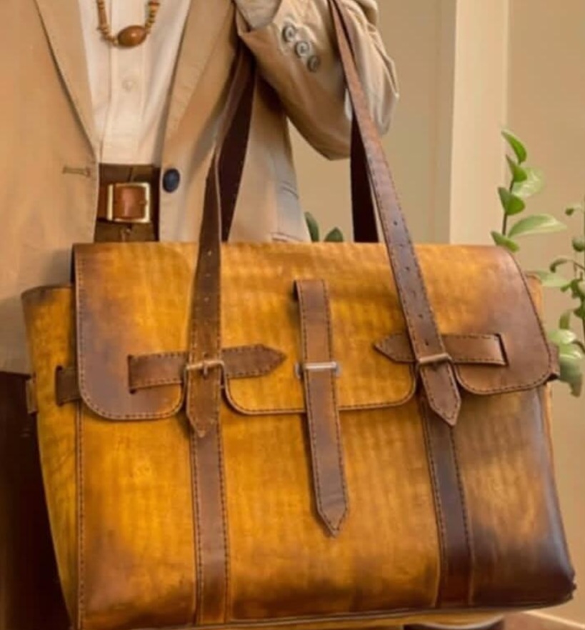 کیف دوشی زنانه چرم دستدوز با قیمت بی نظیر