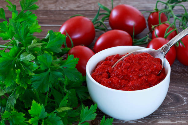 تصویر 5 از رب گوجه‌ فرنگی جلوه با نمک دریا طبیعی با گوجه تازه و رسیده