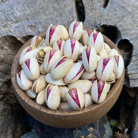 پسته احمد آقایی ممتاز با کیفیت بالا و منحصربه فرد