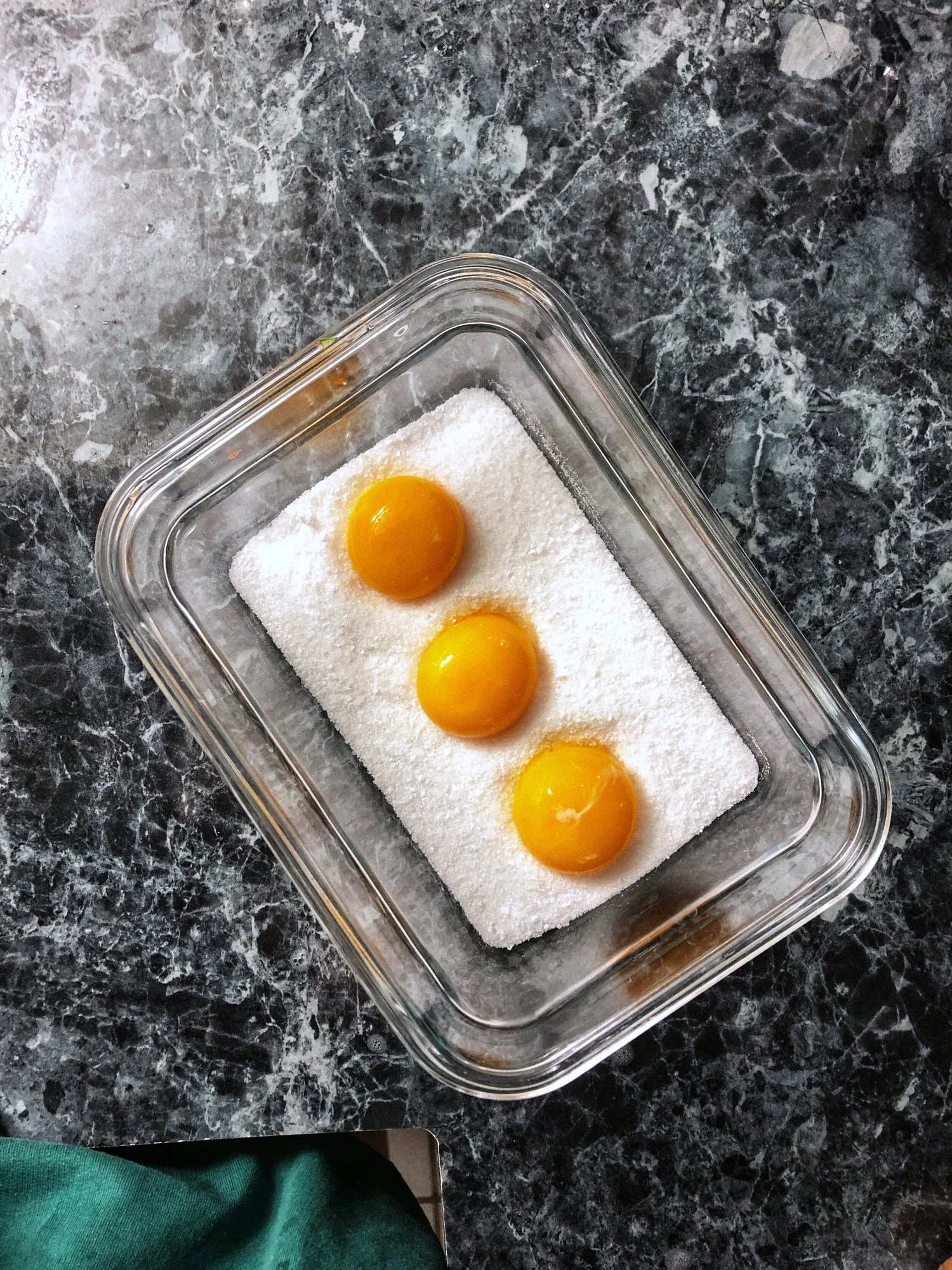 مایع زرده تخم مرغ مخصوص صنایع غذایی