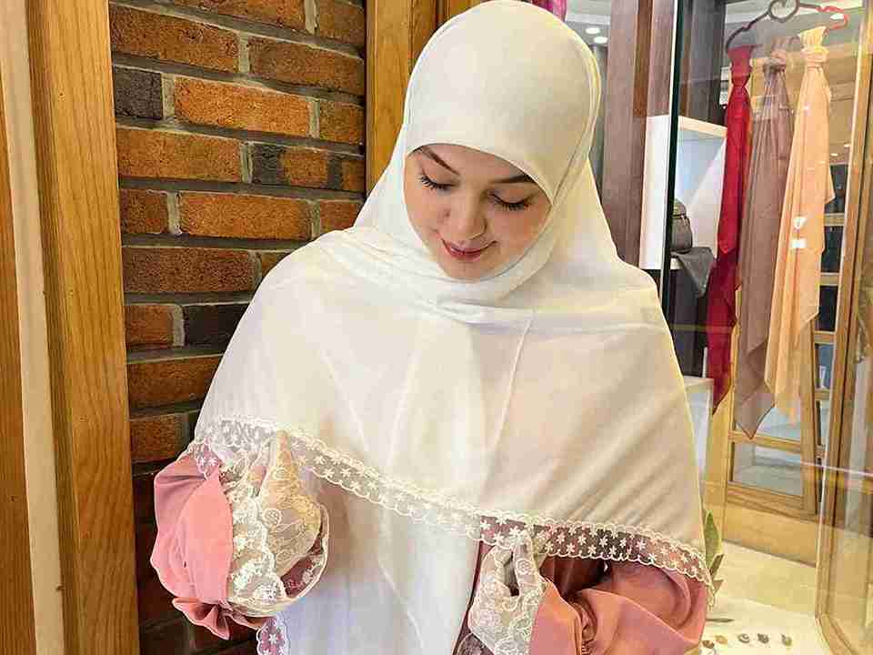 تصویر 5 از فروش عمده روسری سفید کشدار + قیمت تولیدی