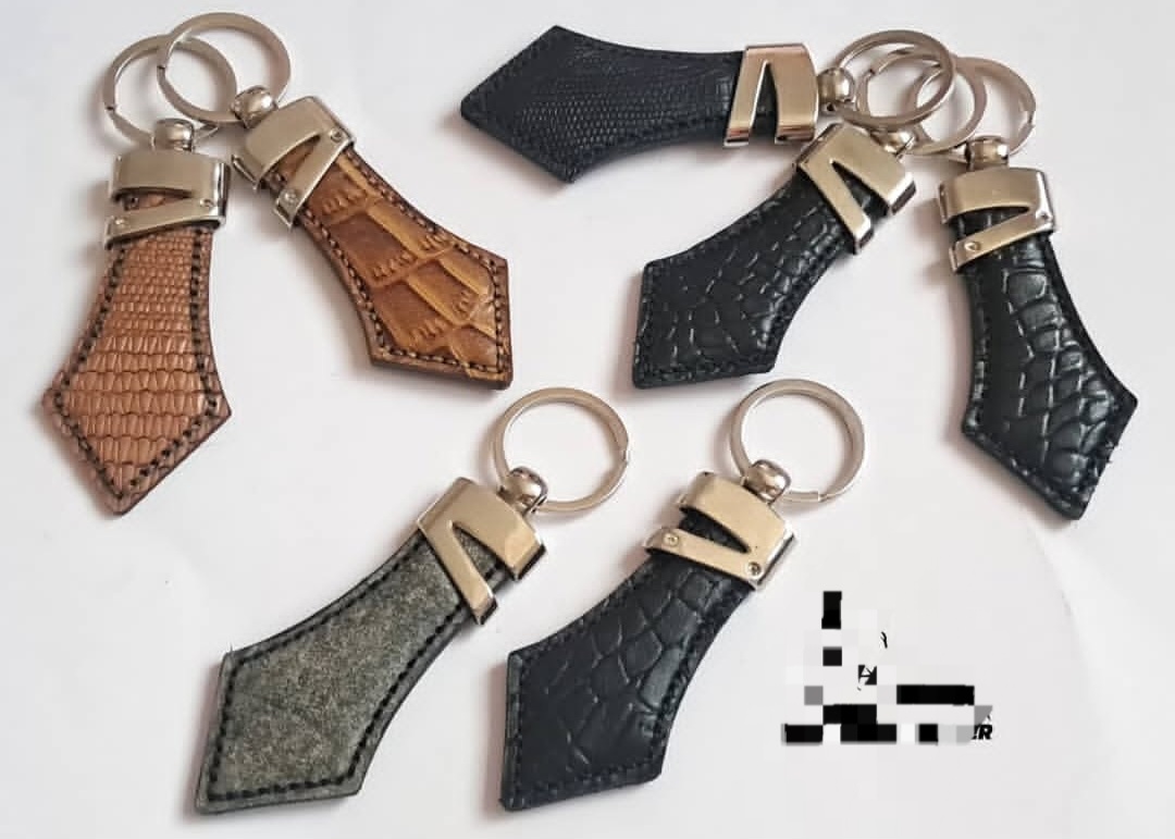 جاسوئیچی چرم دستدوز با قیمت ارزان