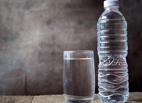 تصویر 1 از آب معدنی گراب پت‌ اقتصادی سبک مناسب‌ سفر