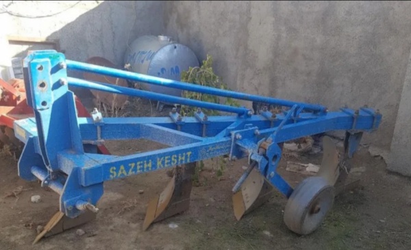 گاو آهن بوکان تجهیز شخم با کاربری نا پیوسته