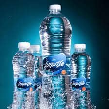 تصویر 2 از آب معدنی سورپرایز مناسب سرو‌ رستورانی با بطری‌ شفاف بهداشتی
