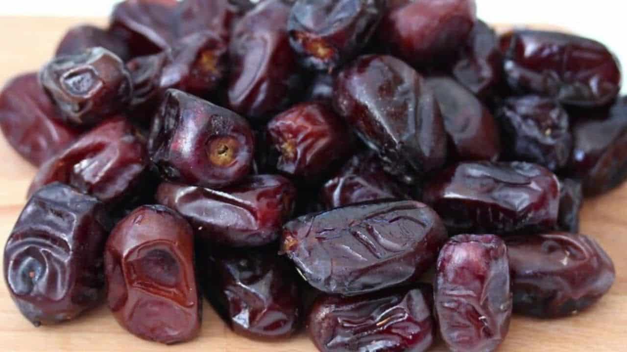 خرما کبکاب طلایی انتخابی مناسب برای هدیه خوراکی