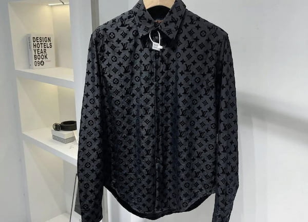 تصویر 2 از پیراهن مردانه لویی ویتون مناسب تیپ کلاسیک و مدرن