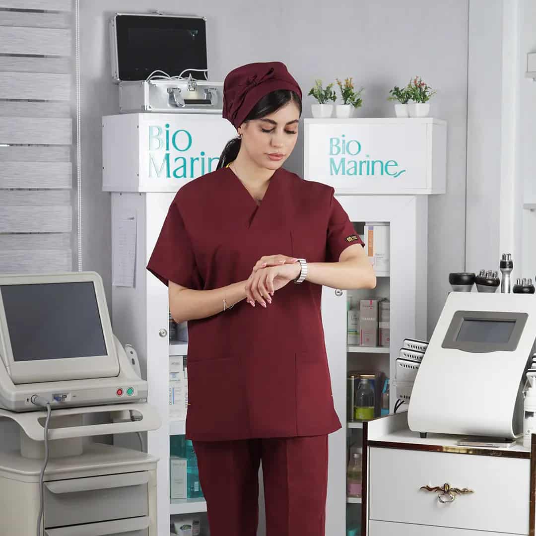 تصویر 4 از لباس پرستاری قرمز ساخت سبک و باکیفیت