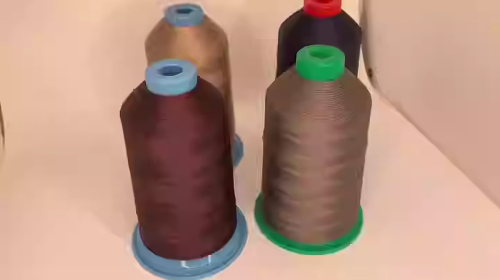 تصویر 1 از نخ پلی استر ویسکوز با انعطاف‌ پذیری بالا برای دوخت‌ های ظریف