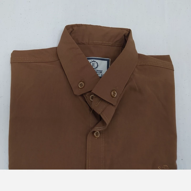 تصویر 2 از پیراهن مردانه رنگ موکا با پارچه تنفس پذیر و راحت