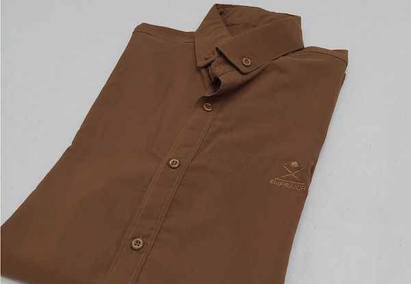 تصویر 3 از پیراهن مردانه رنگ موکا با پارچه تنفس پذیر و راحت