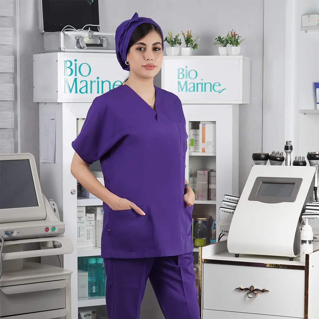 تصویر 4 از لباس پرستاری بنفش بافت سبک و راحت