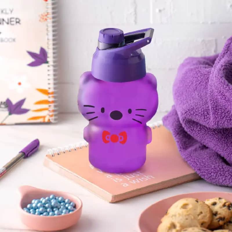 تصویر 1 از آب معدنی طرح کیتی در بسته‌ بندی سبک و زیبای دخترانه