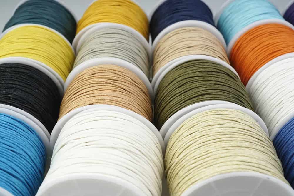 نخ پلی استر کشی مناسب برای دوخت پارچه‌ های کشسان و راحتی