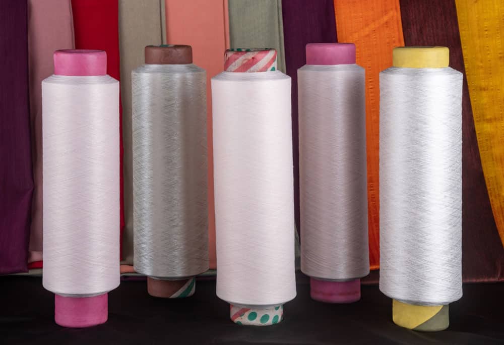 تصویر 3 از نخ پلی استر ابریشم برای دوخت پارچه‌ های نازک و حساس