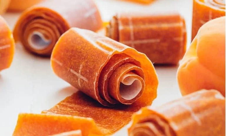 تصویر 4 از لواشک زرد الو والوچه دانه دار ترشینه طبیعی با بافت خشک اما نرم