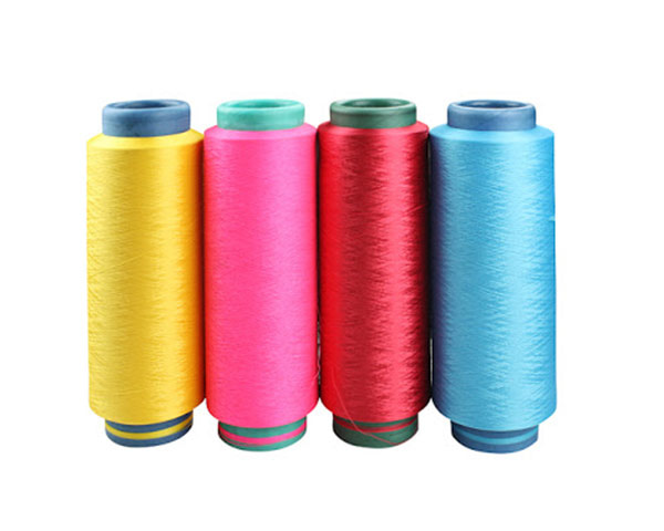تصویر 4 از نخ پلی استر ویسکوز رنگی مناسب برای تولید لباس‌ های تابستانی