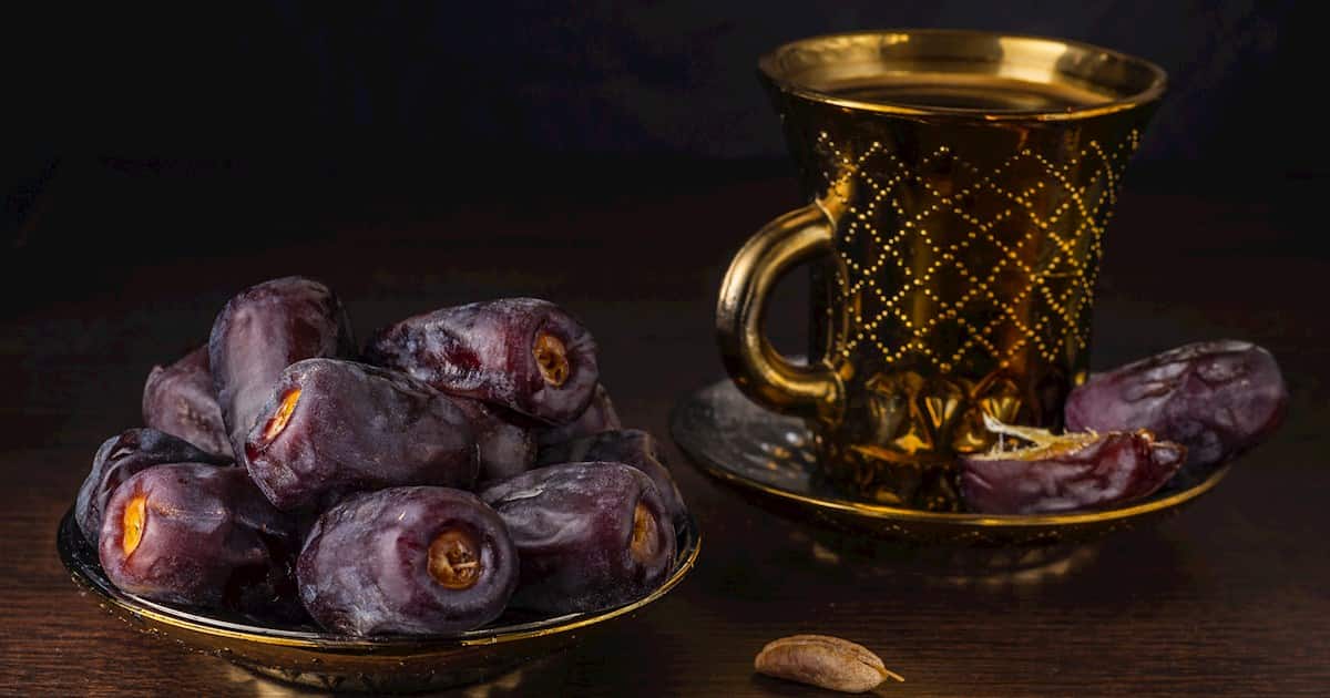 تصویر 4 از خرما مضافتی نخل سبز رنگ طبیعی و زیبا