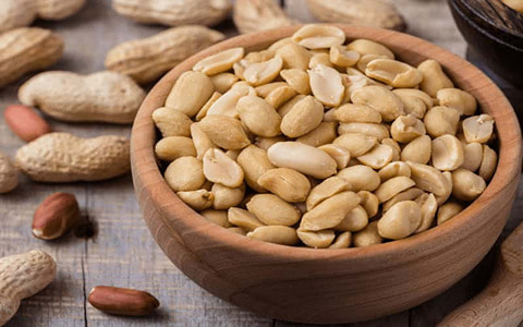 بادام زمینی اسپانیایی با دانه های روغنی ریز