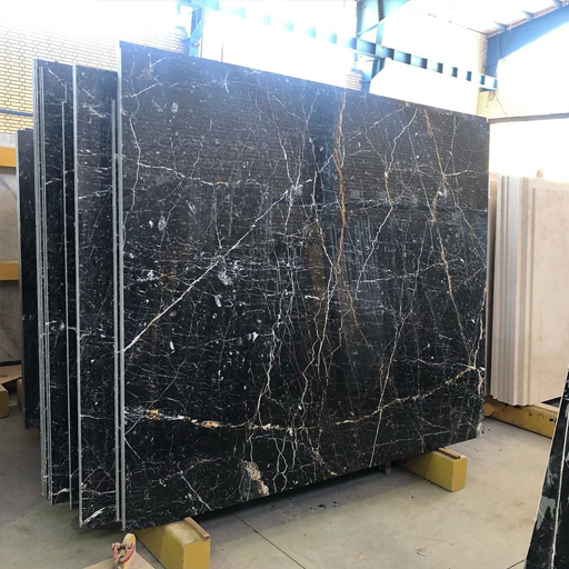 سنگ مرمریت مشکی کاشان ایده‌ آل برای پله‌ ها و مسیر های عبوری با دوام بالا