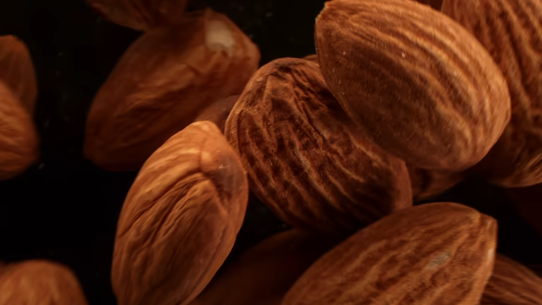 تصویر 5 از بادام درختی گلستان ارگانیک تازه برداشت مناسب تنقلات مدرسه