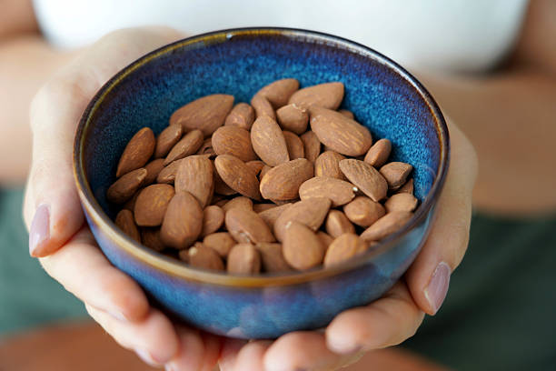 تصویر 2 از بادام درختی کهنه اقتصادی مناسب صنایع غذایی و تولید روغن بادام