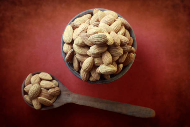 تصویر 4 از بادام درختی کیلویی خشک شده طبیعی بدون نمک مقرون به صرفه