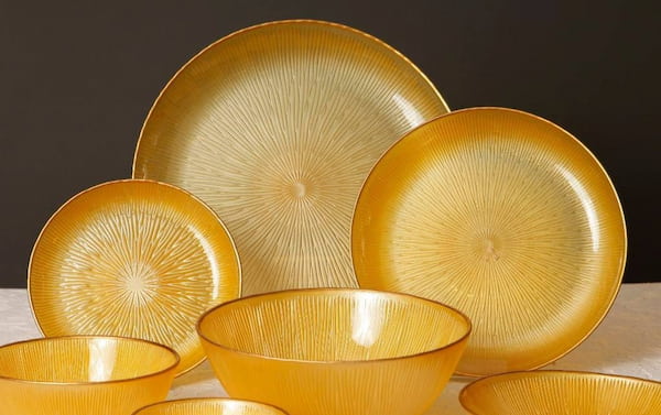 تصویر 1 از پیش دستی بلور رنگی شیک و مقاوم برای پذیرایی های روزانه