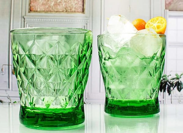 تصویر 4 از لیوان بلور قدیمی سبک مناسب حمل و استفاده آسان