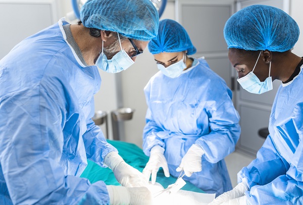 تصویر 1 از گان عمل بینی پزشکی ویژه استفاده در جراحی تخصصی