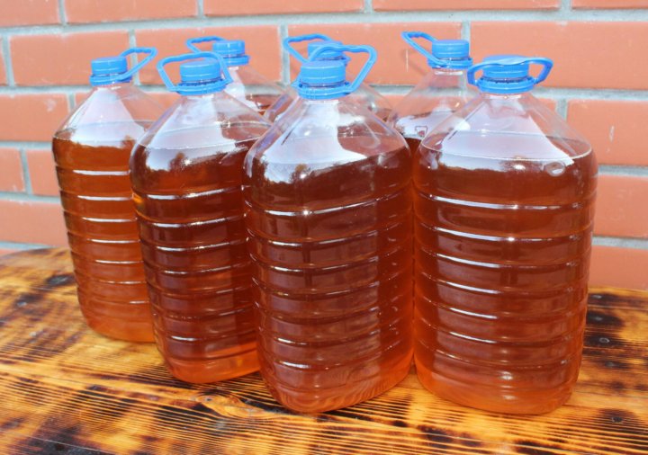 تصویر 4 از سرکه انگور سنتی تهیه‌ شده از بهترین انگورهای تازه