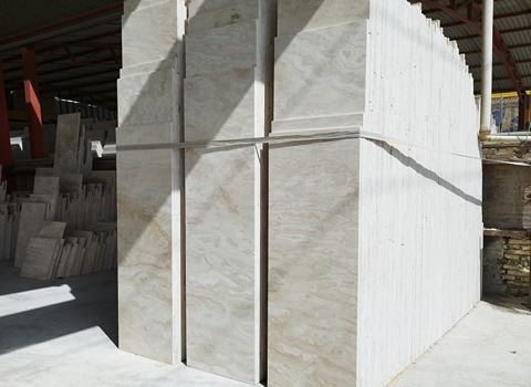 تصویر 4 از سنگ مرمریت طبس قابل استفاده در دیوار های خارجی