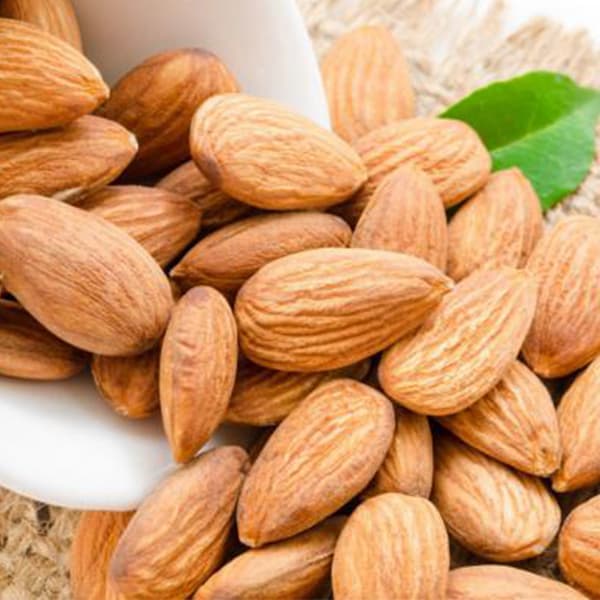 تصویر 4 از بادام مامایی خوشه ای با پوست یکدست و کیفیت ممتاز