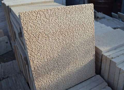 تصویر 2 از سنگ مرمریت تیشه ای ویژه سنگفرش‌ های مقاوم در فضا های باز