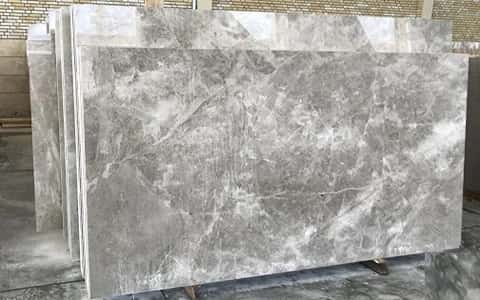 تصویر 4 از سنگ مرمریت طوسی نی ریز با بافت هموار و رنگ یکنواخت مناسب کف داخلی