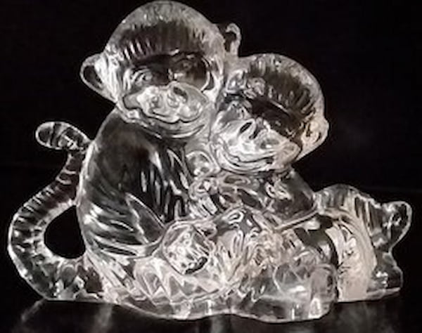 مجسمه بلوری درجه یک مقاوم با طراحی مدرن